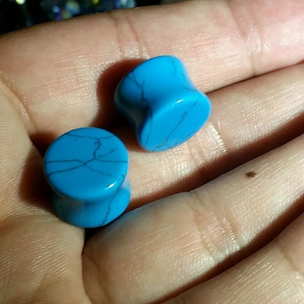 12mm Dyed Howlite Double Flare Plugs - Picture 3 of 3